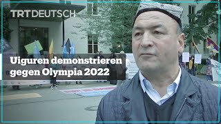 Uiguren demonstrieren gegen Olympia 2022 [upl. by Aihcela]