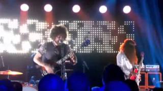 Andrew StockdaleWolfmother  Long Way To Go Live at The Footy Show [upl. by Chapell]