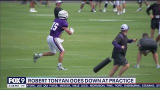 Vikings tight end Robert Tonyan carted off at training camp due to back spasms [upl. by Chip834]