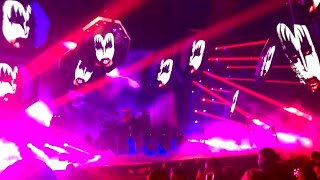 KISS  Gene Spits Blood  God Of Thunder  EOTR  Winnipeg MB  151123 [upl. by Aracahs]