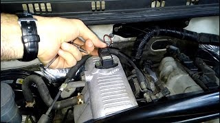 MAP sensor cleaning Suzuki Vitara J20A engine [upl. by Assenad627]