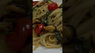 Pasta con cozze e tenerumi ricetta [upl. by Chaille1]