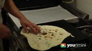 Ricetta per preparare la piadina romagnola tutorial Yourimini [upl. by Giesecke]