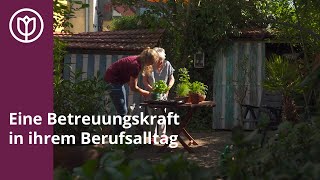 Eine Betreuungskraft in ihrem Berufsalltag [upl. by Meg]