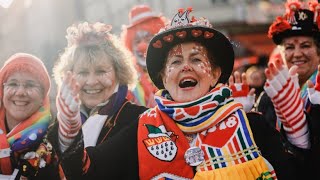 Nach zwei Jahren Pause wieder Rosenmontagszug in Köln [upl. by Namajneb732]