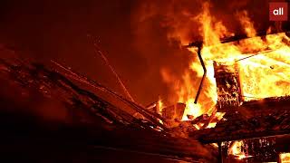 Großbrand in Waltenhofen  Landwirtschaftliches Gebäude steht im Vollbrand [upl. by Lyndes21]