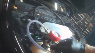 VW A4 Cooling System filling using vacuum quick demo [upl. by Sibylle]