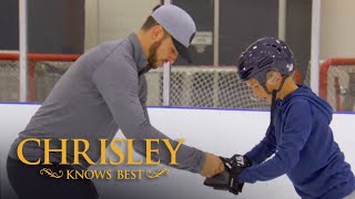 Chrisley Knows Best Season 6 Episode 24 Savannahs Boyfriend Shows Grayson Some Love On The Ice [upl. by Eetsirhc]