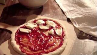 Pizza selber backen  Pizza Dough  Pizza Margherita  Pizzastein  Pizza Grundrezept [upl. by Nwahsal]