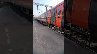 Deoghar varanasi vande bharat express arrived jasidih station shorts viralshorts vandebharatexpre [upl. by Martinic819]