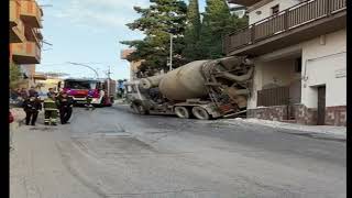 Balestrate incidente betoniera contro abitazione palazzina via Piersanti Mattarella 28 11 2024 [upl. by Ann329]