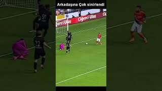 Gol atamayan Arkadaşına çok Sinirlendi 🤨 futbol mizah [upl. by Rellek911]