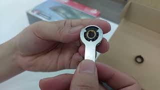 Video hướng dẫn thay pin bộ cảm biến áp suất lốp van ngoài Steelmate E3 [upl. by Adekam]