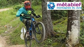 UNE CHUUUUTE au BikePark de Métabief Piste Dolomite en DH Août 2024 [upl. by Crelin]