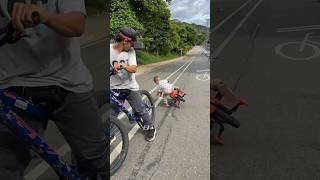 NO LE PASO NADA 👏🏻😅🔥 sigueme biker fails sigueme [upl. by Coraline]