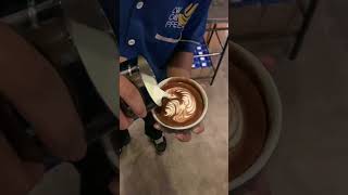 katte art phoneix viralvideo coffeelatte coffee latte latteartist barista cafelatte [upl. by Martinson]