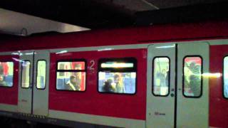 Am Abend im Düsseldorfer Hauptbahnhof BR 422 amp BR 143 HD [upl. by Hunter]