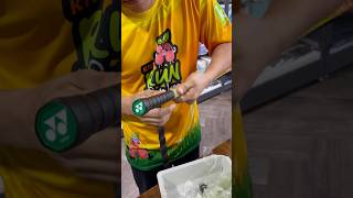 How to change badminton 🏸 racket grip badminton diy sports [upl. by Novyart18]