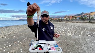 Surfcasting  L’ esca principe per il vero surf il calamaro 🦑 inneschiamolo [upl. by Manard]