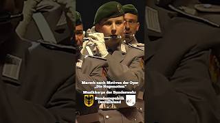 Hugenotten Marsch 🦅🇩🇪Musikkorps der Bundeswehr soldaten militär parade tradition marsch [upl. by Shaner]