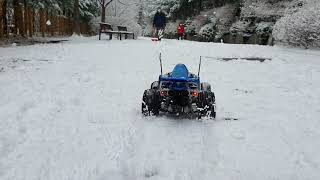 Tamiya Comical Avante Running on a snowy day [upl. by Lewes]