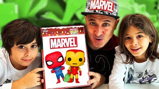 Dani y Evan descubren los Funkos de Navidad de MARVEL [upl. by Greenlee]