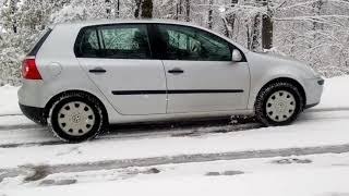 Golf 5 4MOTION VS SNOW GOLF V [upl. by Anicart683]