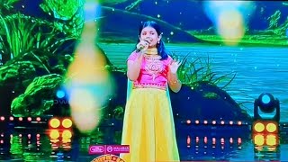 മുഴുതിങ്കൾ മണിവിളക്കണഞ്ഞൂ  Flowers Top Singer 5  Vedhika Rohith [upl. by Akihsat]