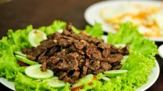 Stir Fry Peppered Beef Over Lettuce quotCha Lok Lakquot [upl. by Ballard501]