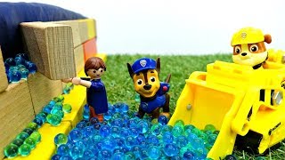 Paw Patrol Oyuncak kepçeler ve kamyonlar yardıma geliyor [upl. by Ramal]