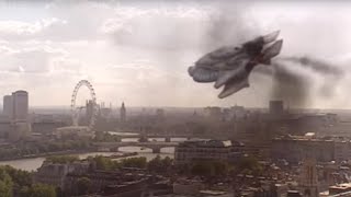 Spaceship CRASHES Into Big Ben  Aliens Of London  Doctor Who [upl. by Utta]