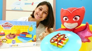 Ayşe ve Pijamaskeliler Baykuş kız Play doh waffle yapıyor [upl. by Shirah282]