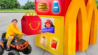 McDonalds Happy Meal Adventures Eric and Andreas Big Day with Aliens and Teamwork [upl. by Daggett]