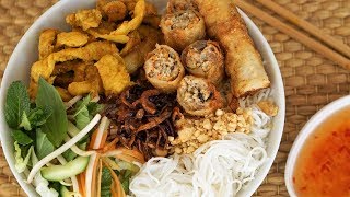 Bo Bun with Chicken amp Crispy Spring Roll  Morgane Recipes [upl. by Daahsar]