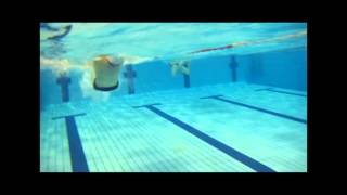 Natation éducatif  Papillon avec flotteurs dans les mains [upl. by Ahsinahs]