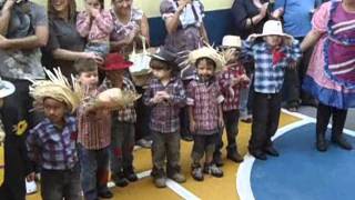 Festa Junina  Música e Dança Infantil Típicas [upl. by Marduk]