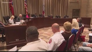 Warner Robins council rejects pay raise [upl. by Ingaberg504]