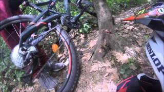 DESCENTE EN FORET CHUTES FAILS UNE SOURIS [upl. by Eolcin950]