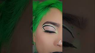 Graphic liner look eyemakeupoftheday makeuptutorial Espr5280 [upl. by Reibaj994]