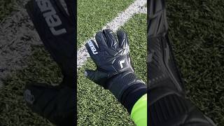 REUSCH ATTRAKT RESIST 🧤⚽️ UN GUANTE CON INCREÍBLE DURABILIDAD [upl. by Oderfigis]