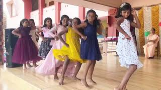 Kurumbathi Chundari Dance Performance by Girls [upl. by Anibla206]