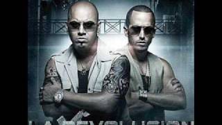 Wisin Y Yandel  Sandungueo Feat Franco El Gorila Gadiel Y Yomo OFFICIAL LYRICS LA EVOLUCION 2009 [upl. by Orville356]