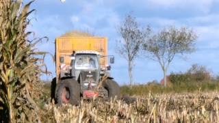 Agrartechnik in Ostfriesland Maisernte 2012  Festgefahren und dann [upl. by Nanahs]