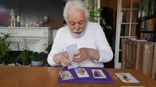 Lección de Tarot por Alejandro Jodorowsky [upl. by Lenahc]