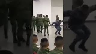 Humor Militar Militares Bailando [upl. by Nairahcaz]