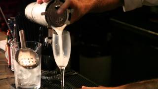 ¿Cómo preparar un buen Pisco Sour [upl. by Nylyaj]