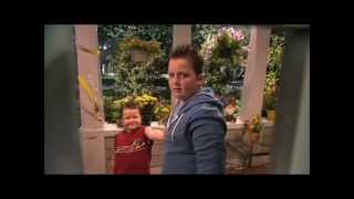 ICarly Gibby Vs Nora HD dublado [upl. by Landre]