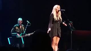 Lennon Stella Vienna Billy Joel cover Nashville Final Season CelebrationThe Opry NashvilleTN [upl. by Anzovin]