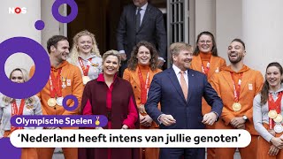 Medaillewinnaars vieren feest met de premier de koning en de koningin [upl. by Ayila484]