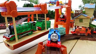 Thomas Plarail amp Track Master☆Adventure Wooden Lift Spiral Course [upl. by Atnwahsal]